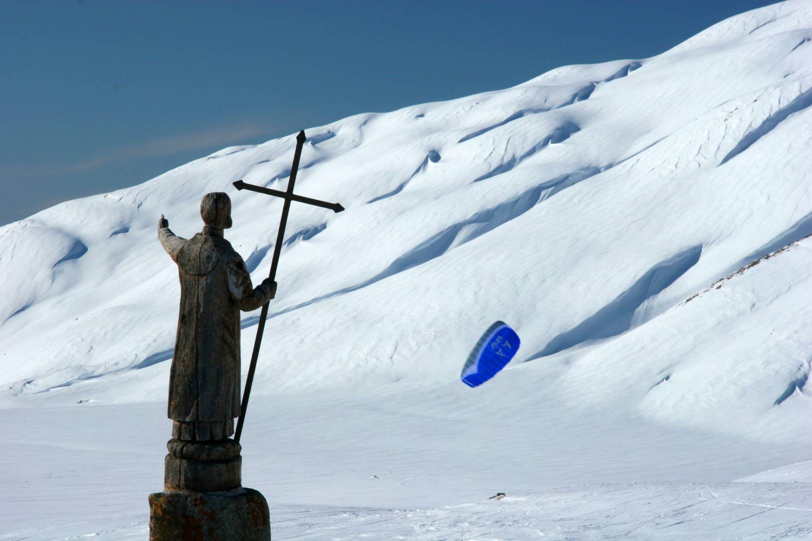 snow kite colle piccolo san bernardo la thuile